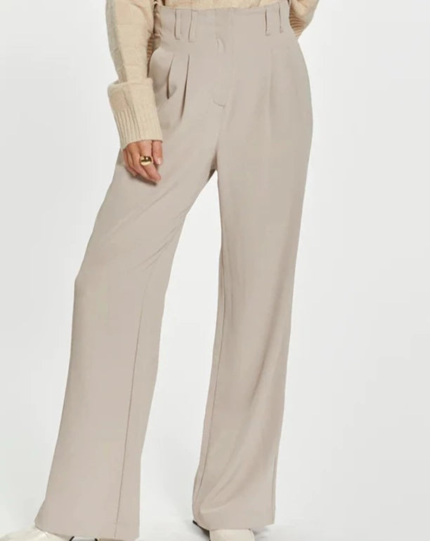 Julie Trouser in Taupe