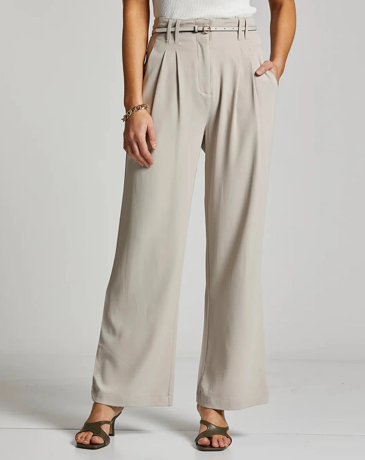 Julie Trouser in Taupe