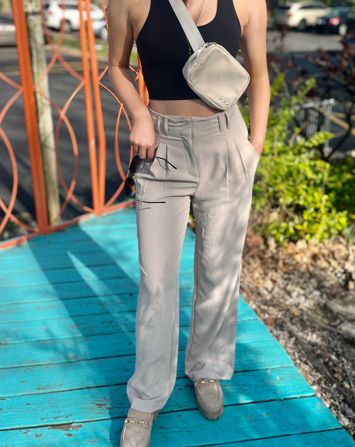 Julie Trouser in Taupe