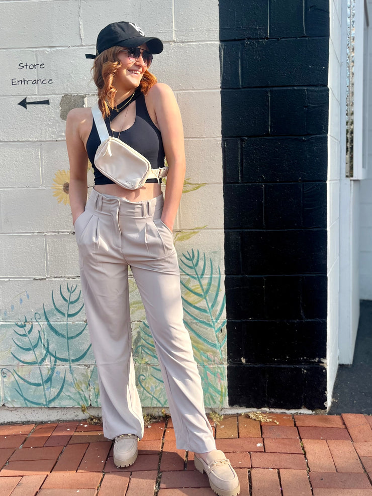 Julie Trouser in Taupe